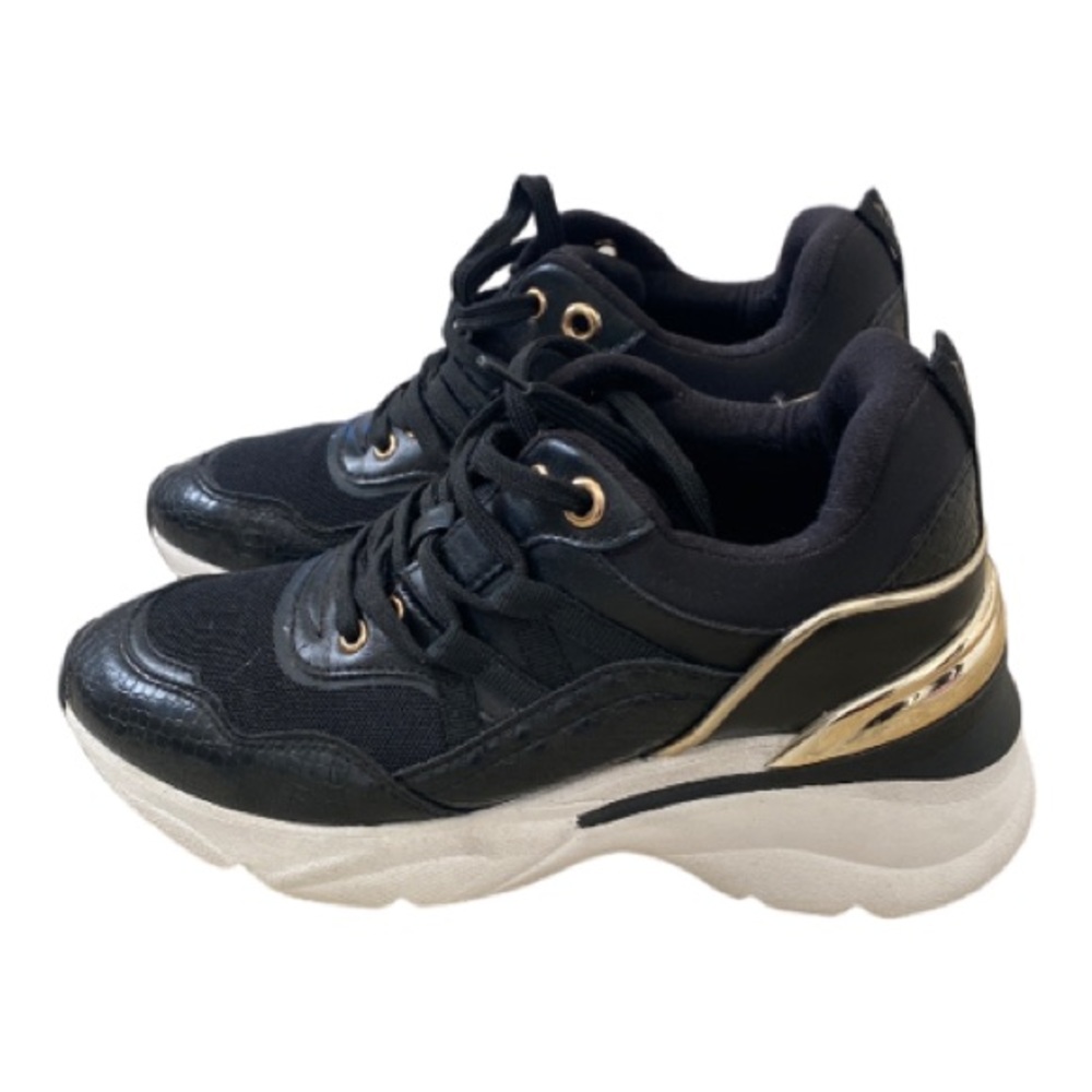 ALDO Black and Gold 👟